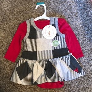 Burt’s Bees dress 0-3 months (very soft brand!)